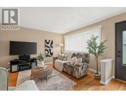 Living room - 898 Charleswood Avenue, Ottawa, ON K1K0W3 Photo 6