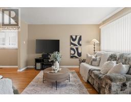Foyer - 898 Charleswood Avenue, Ottawa, ON K1K0W3 Photo 7
