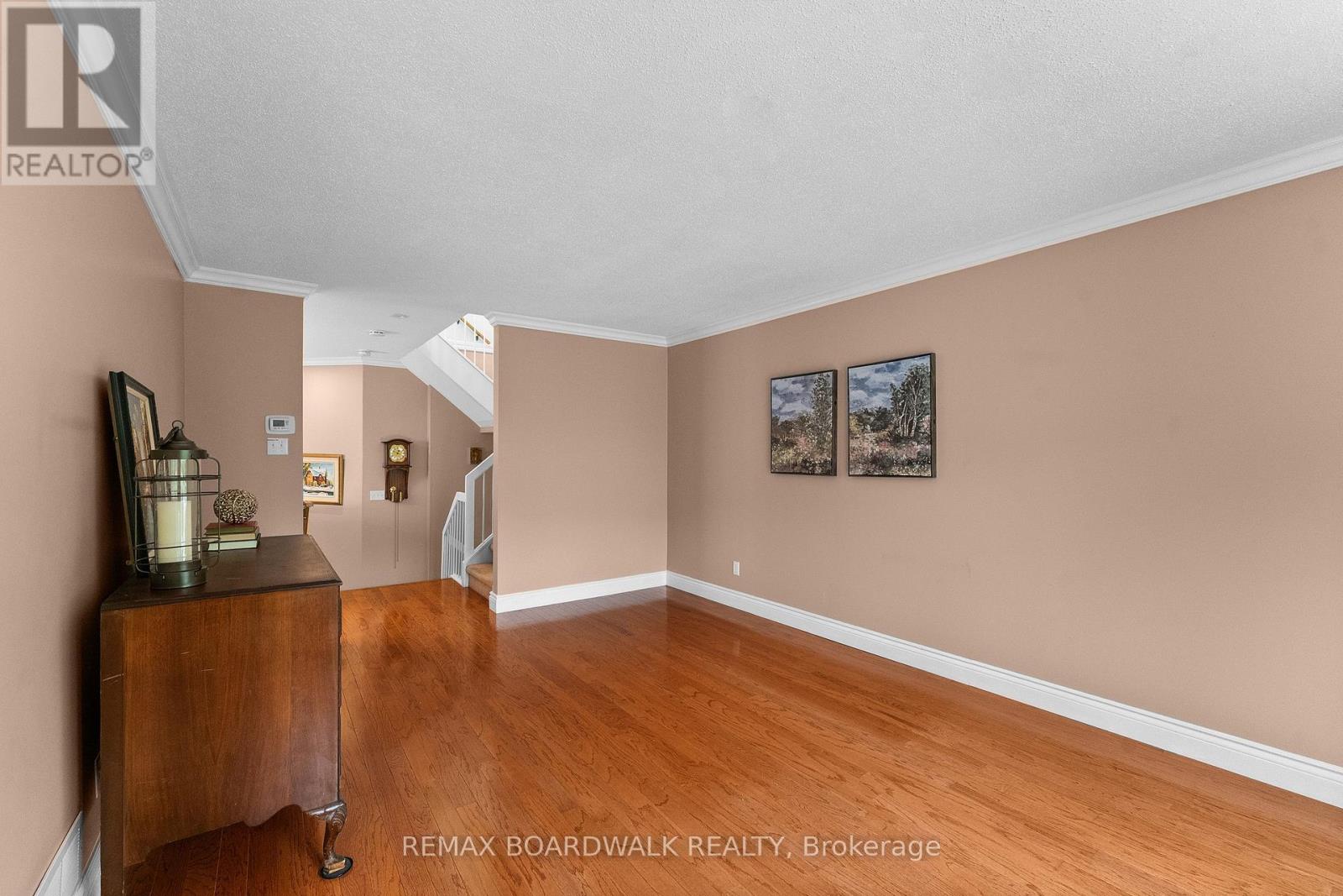 22 EAGLEVIEW STREET - 16