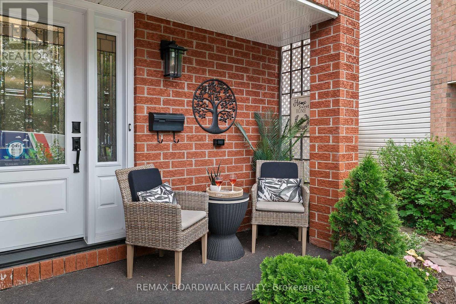 22 EAGLEVIEW STREET - 3