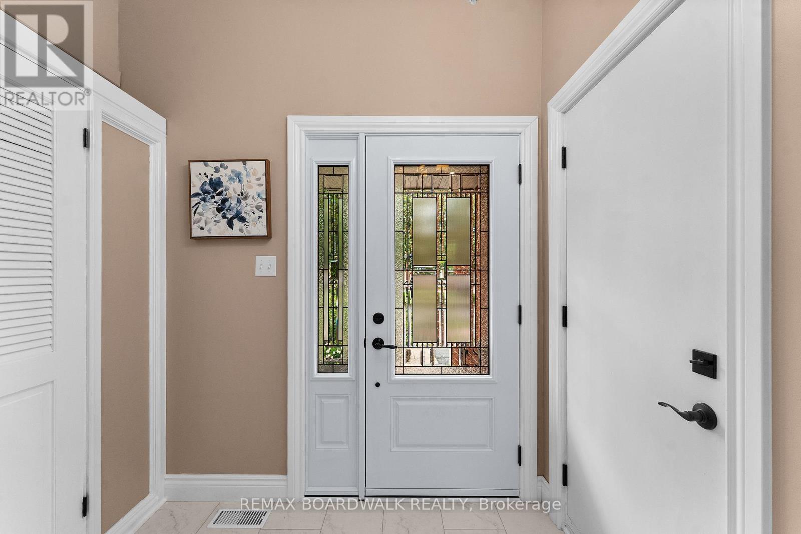 22 EAGLEVIEW STREET - 5
