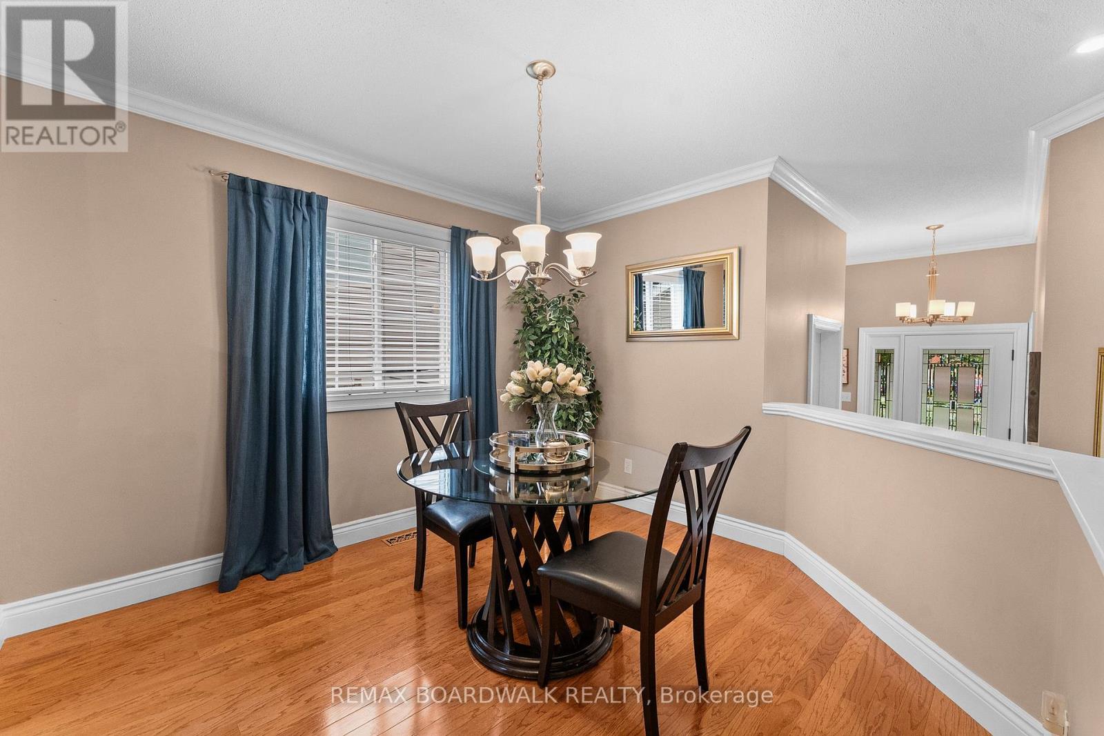 22 EAGLEVIEW STREET - 9