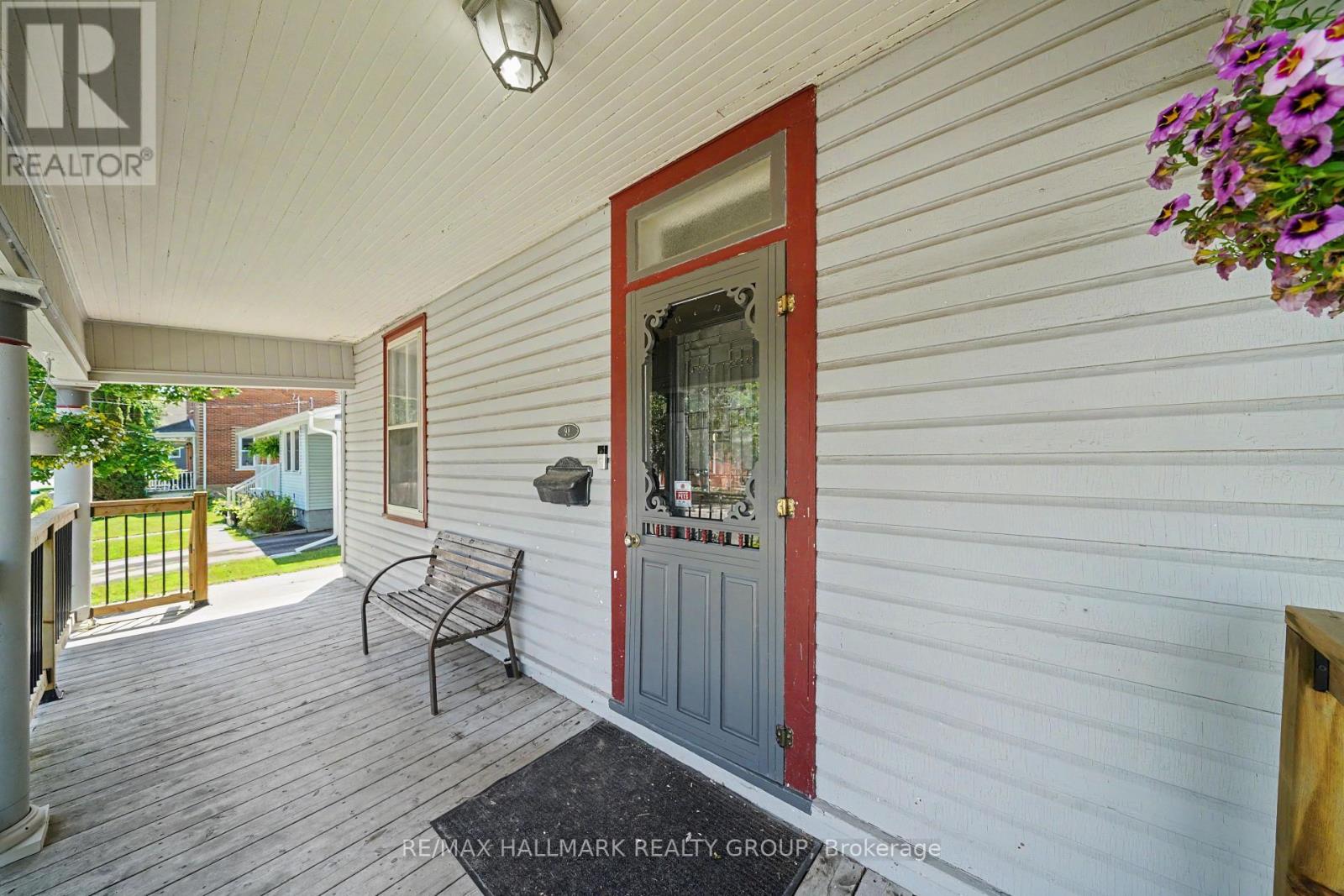 98 DRUMMOND STREET E - 5