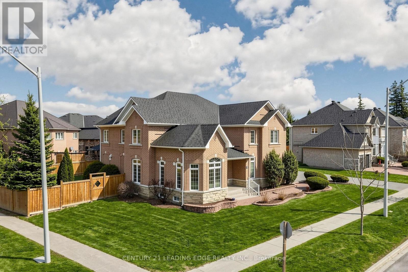 5 LEMSFORD DRIVE - 1