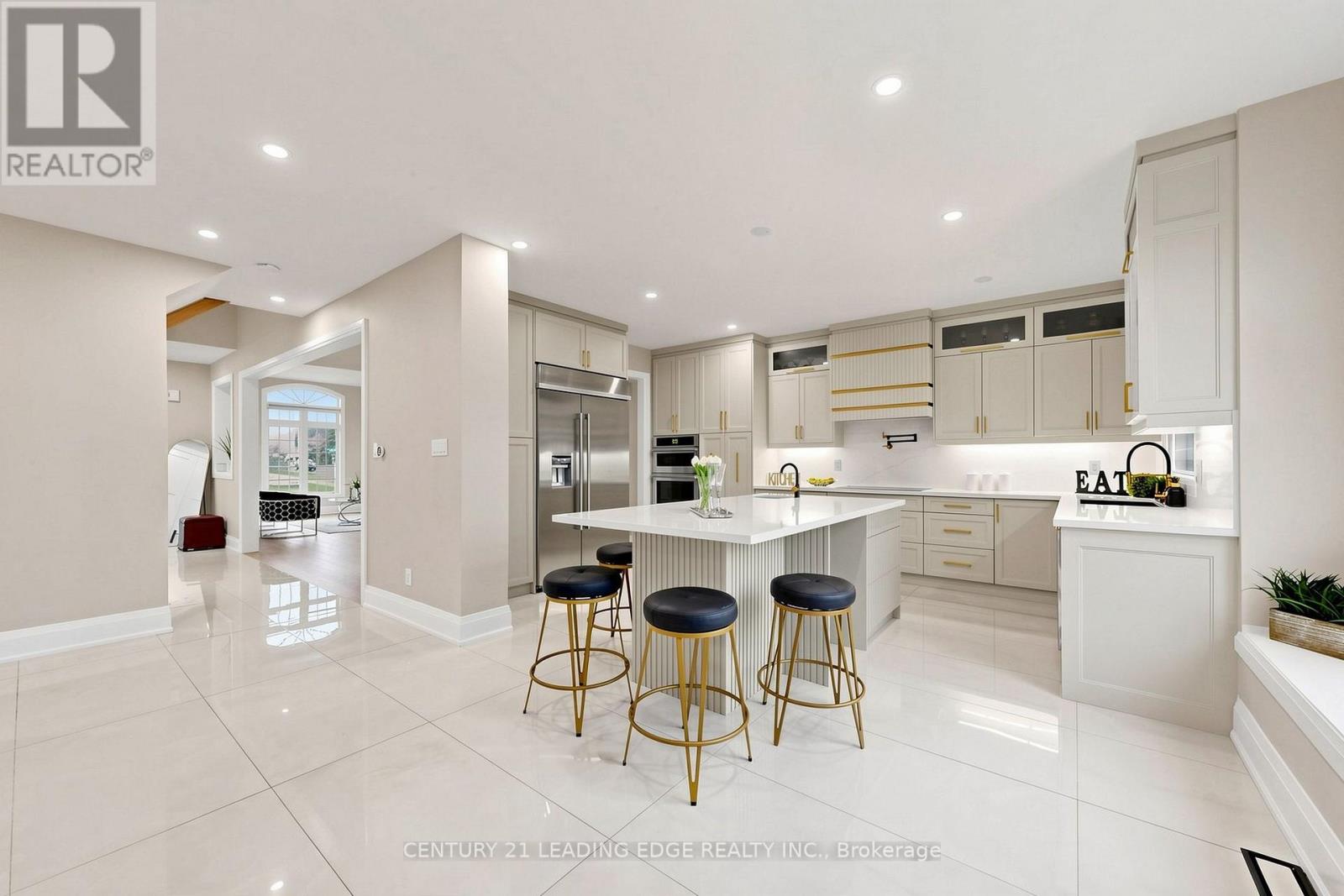 5 LEMSFORD DRIVE - 17