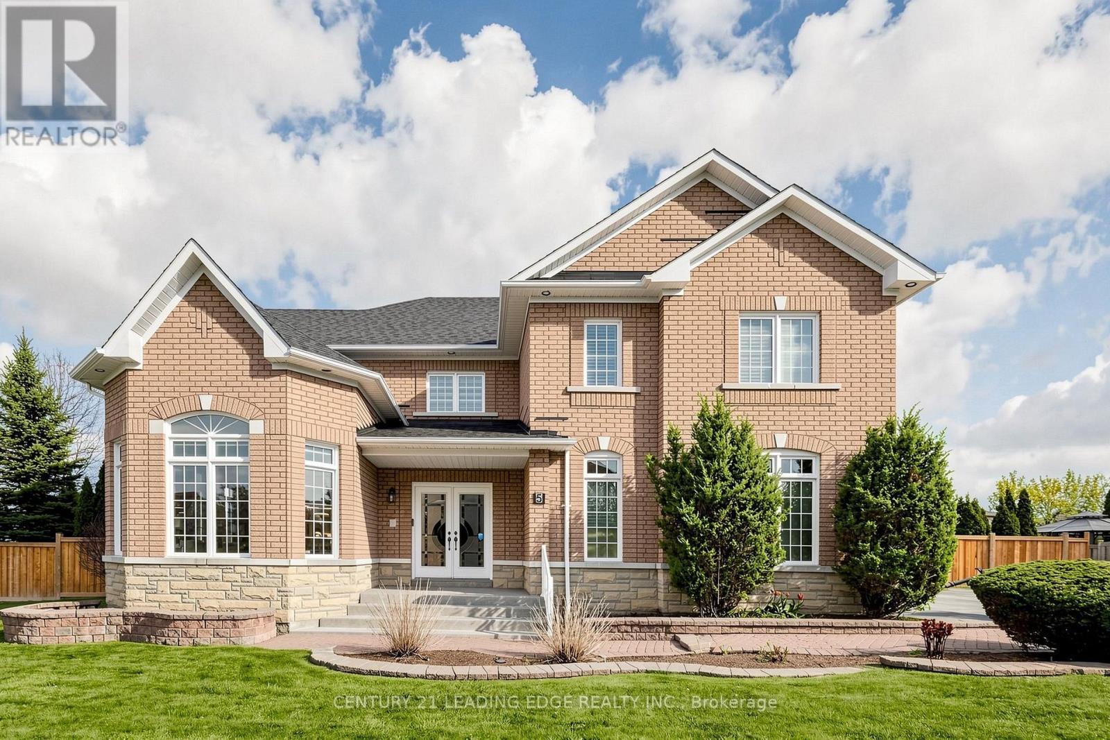 5 LEMSFORD DRIVE - 2