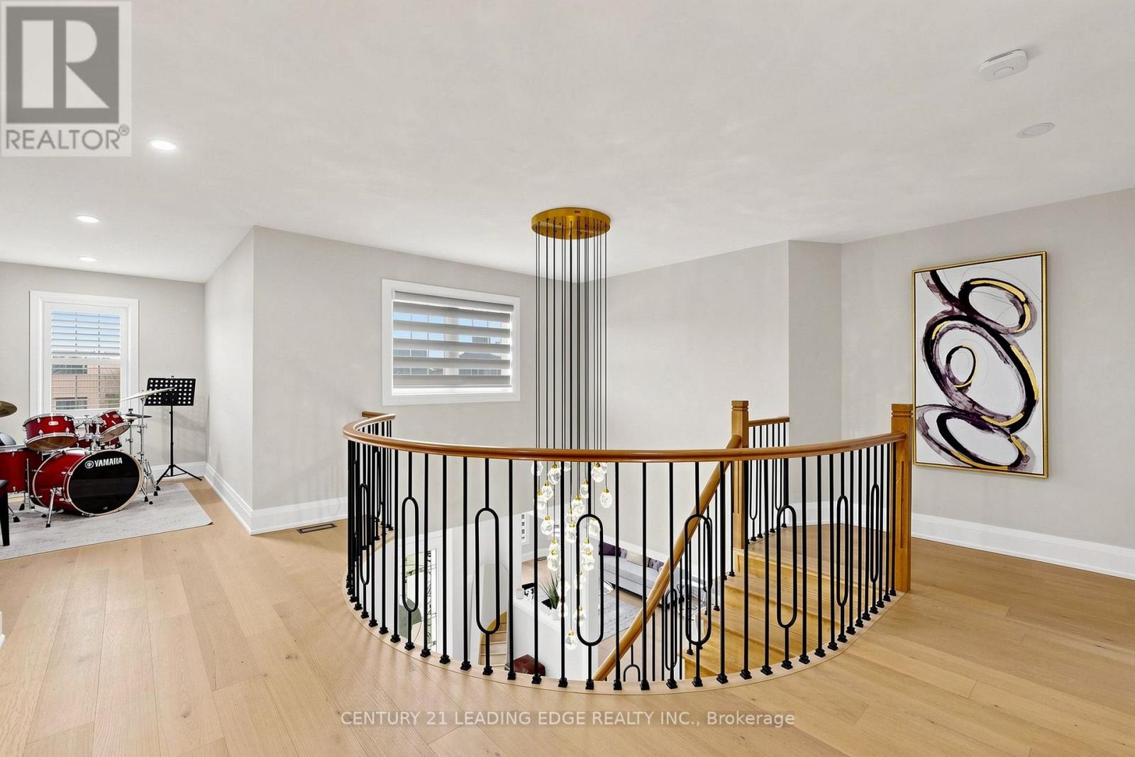 5 LEMSFORD DRIVE - 25