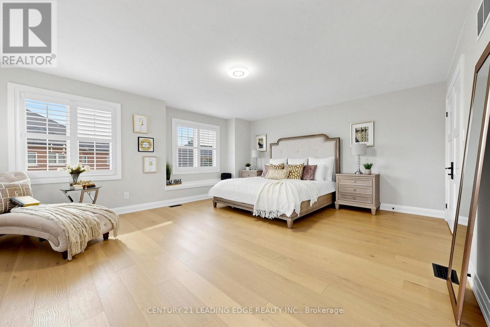 5 LEMSFORD DRIVE - 27