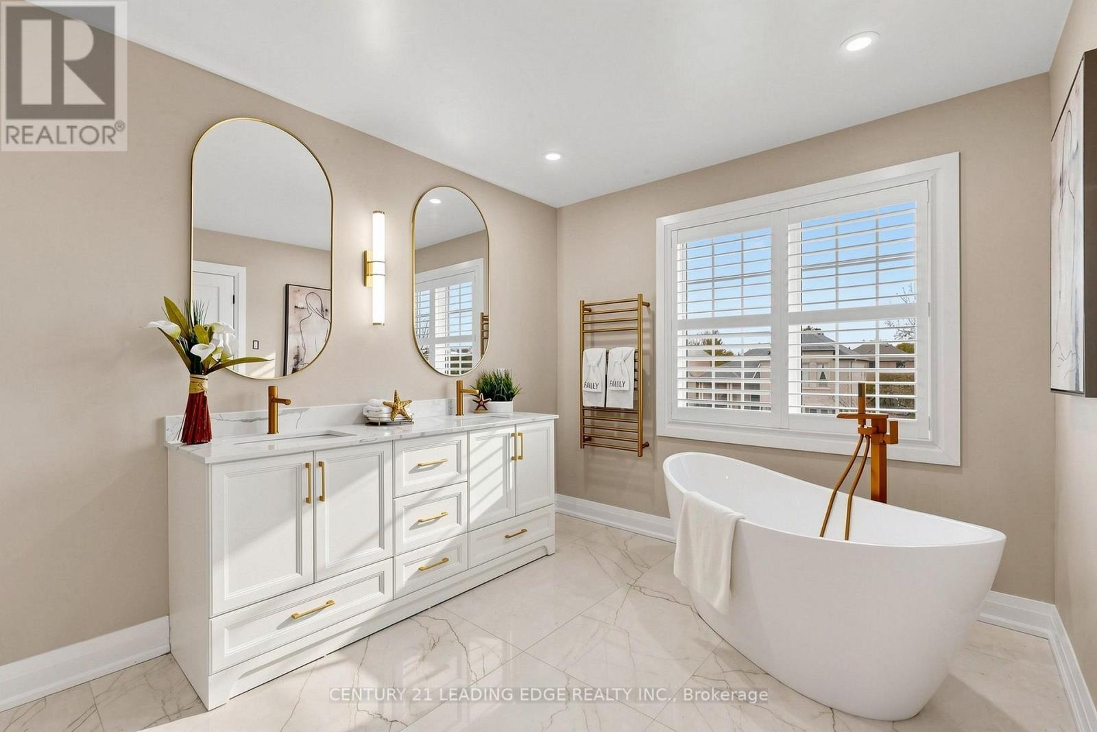 5 LEMSFORD DRIVE - 33