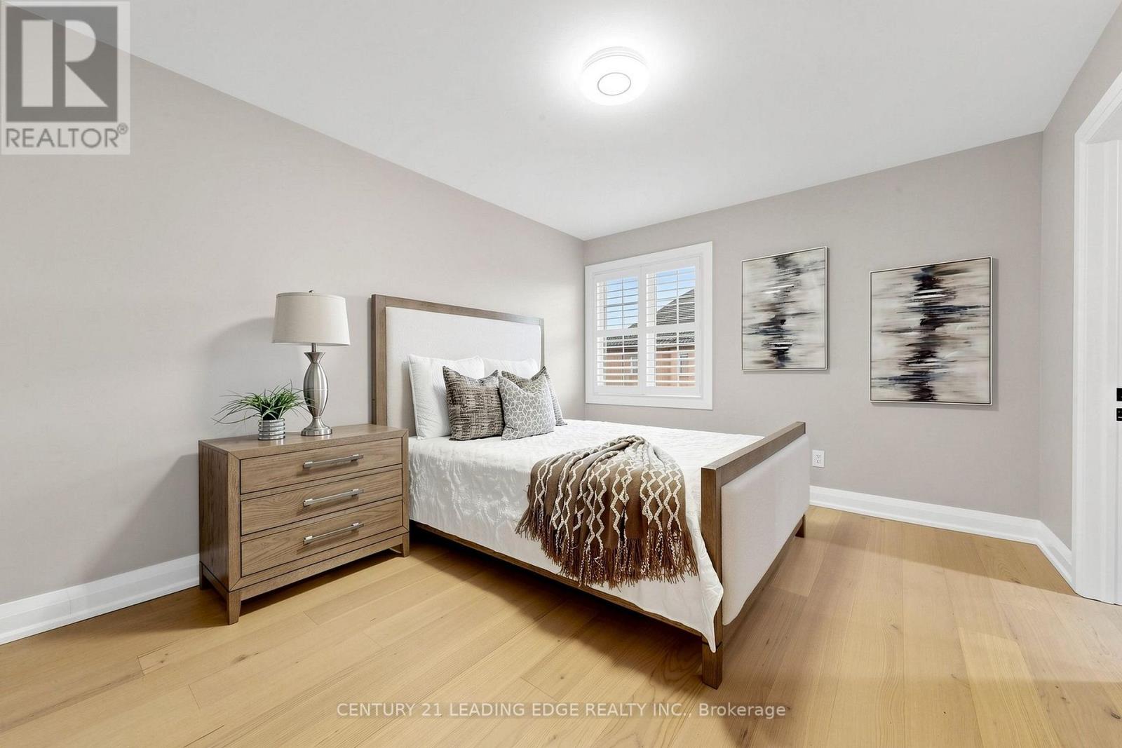 5 LEMSFORD DRIVE - 37
