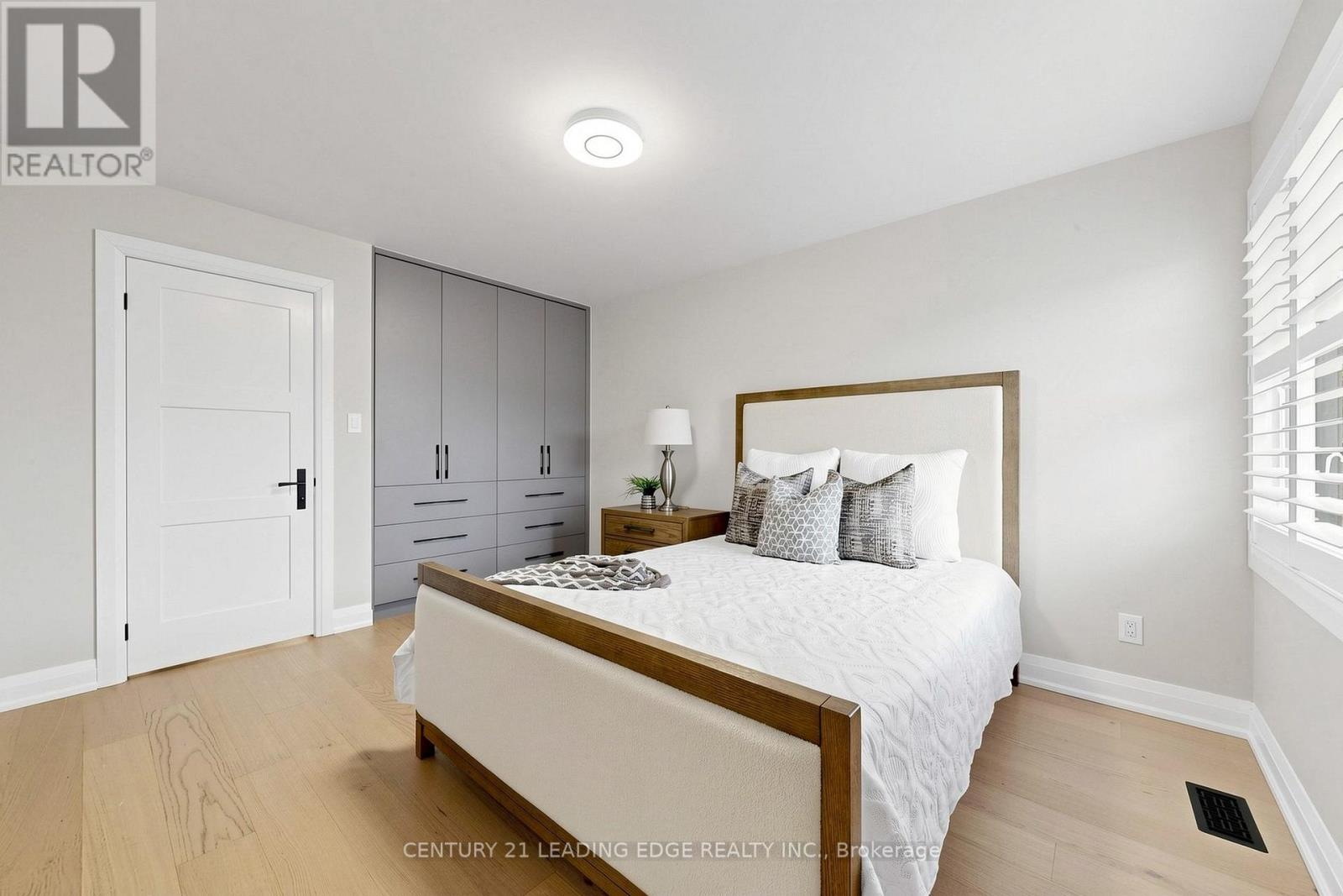 5 LEMSFORD DRIVE - 38