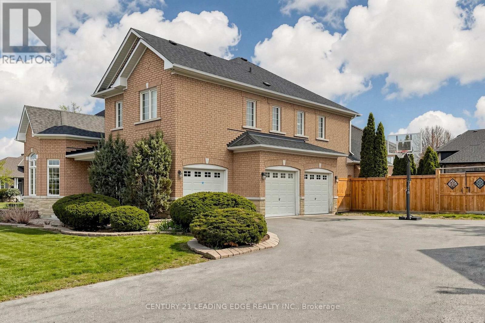 5 LEMSFORD DRIVE - 4