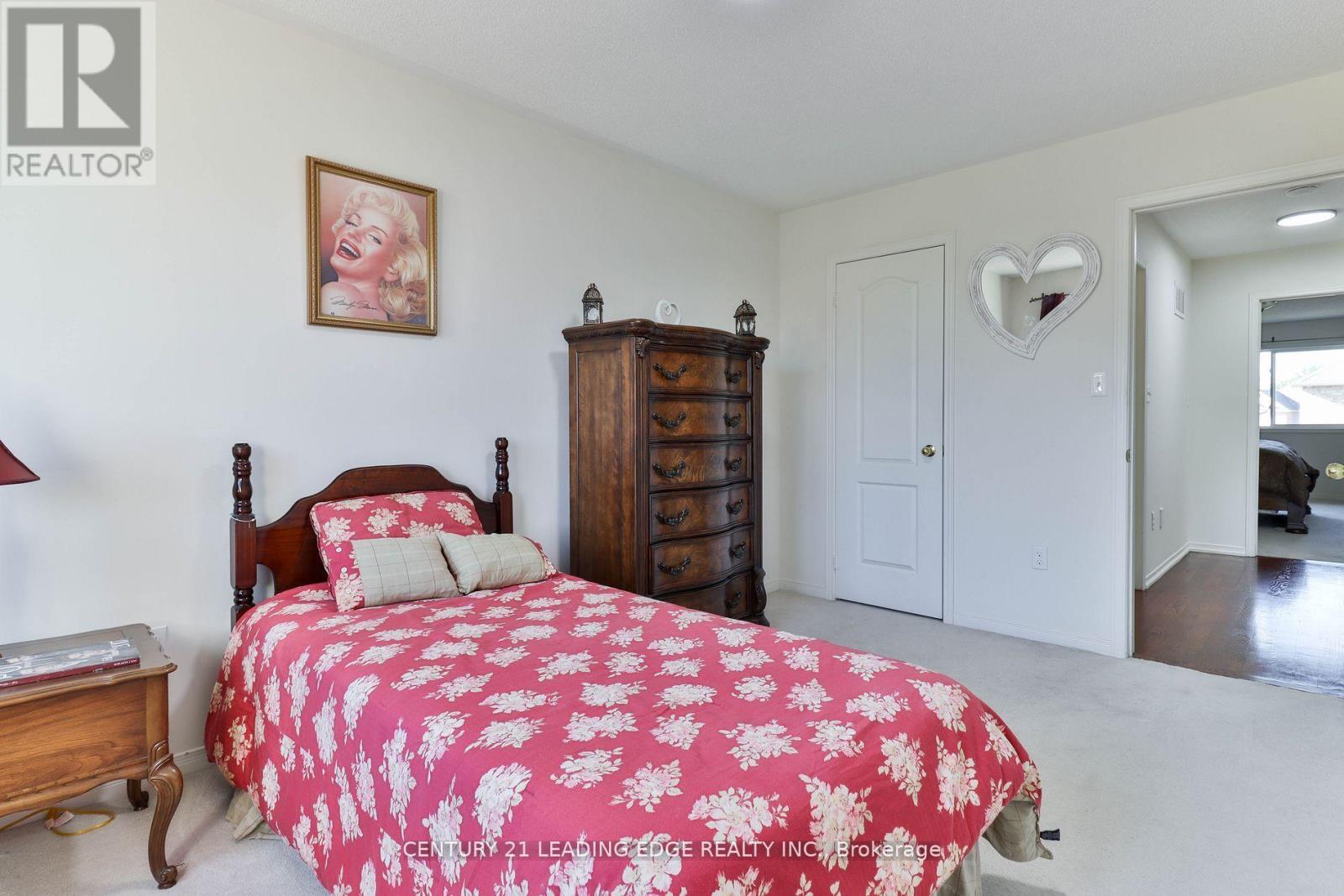 15 ROBERTDALE COURT - 26