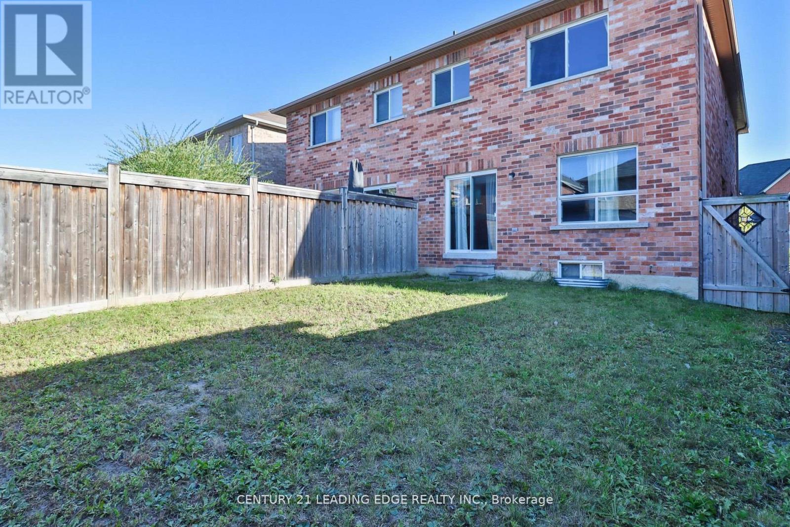 15 ROBERTDALE COURT - 31