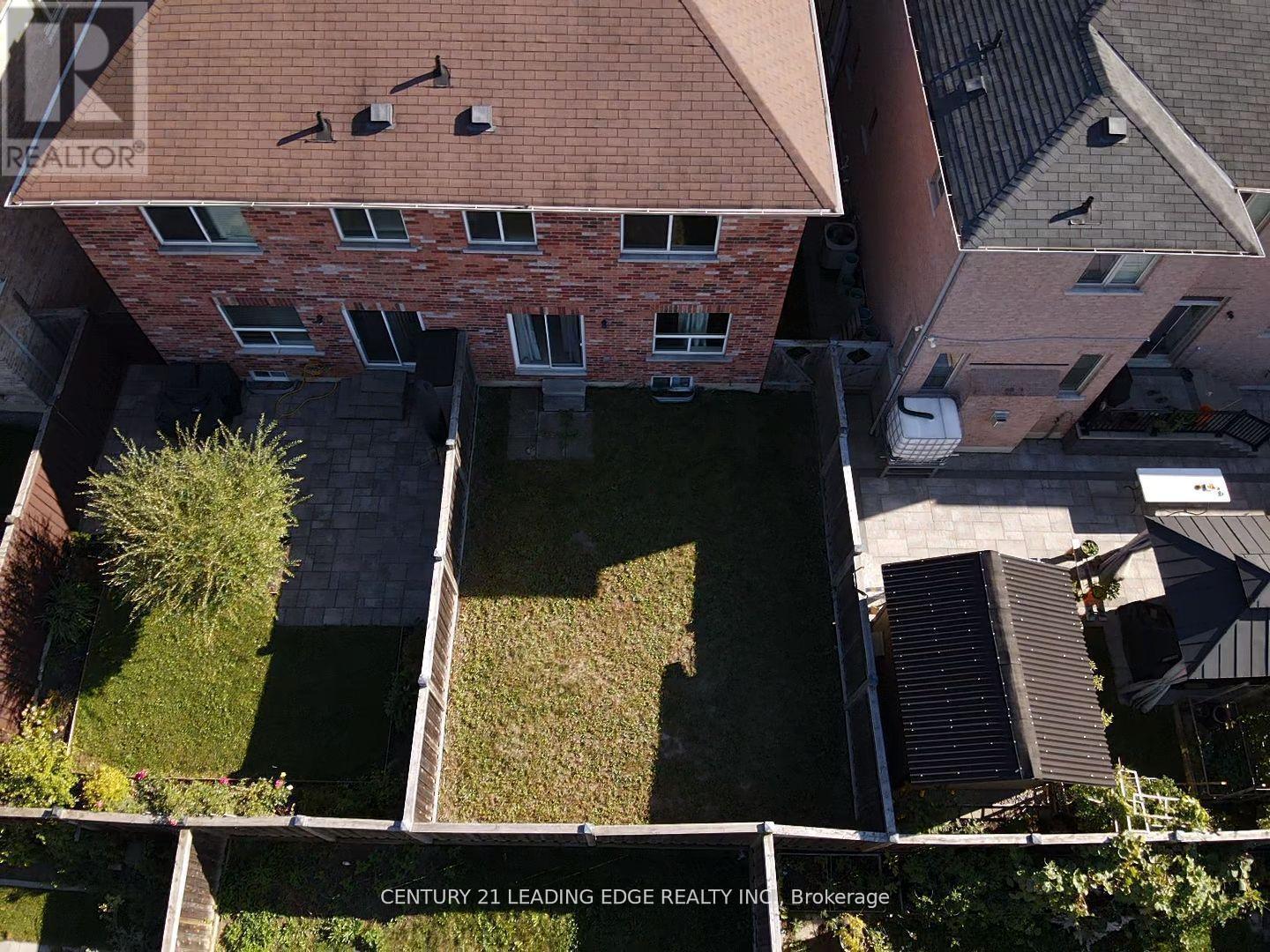 15 ROBERTDALE COURT - 33