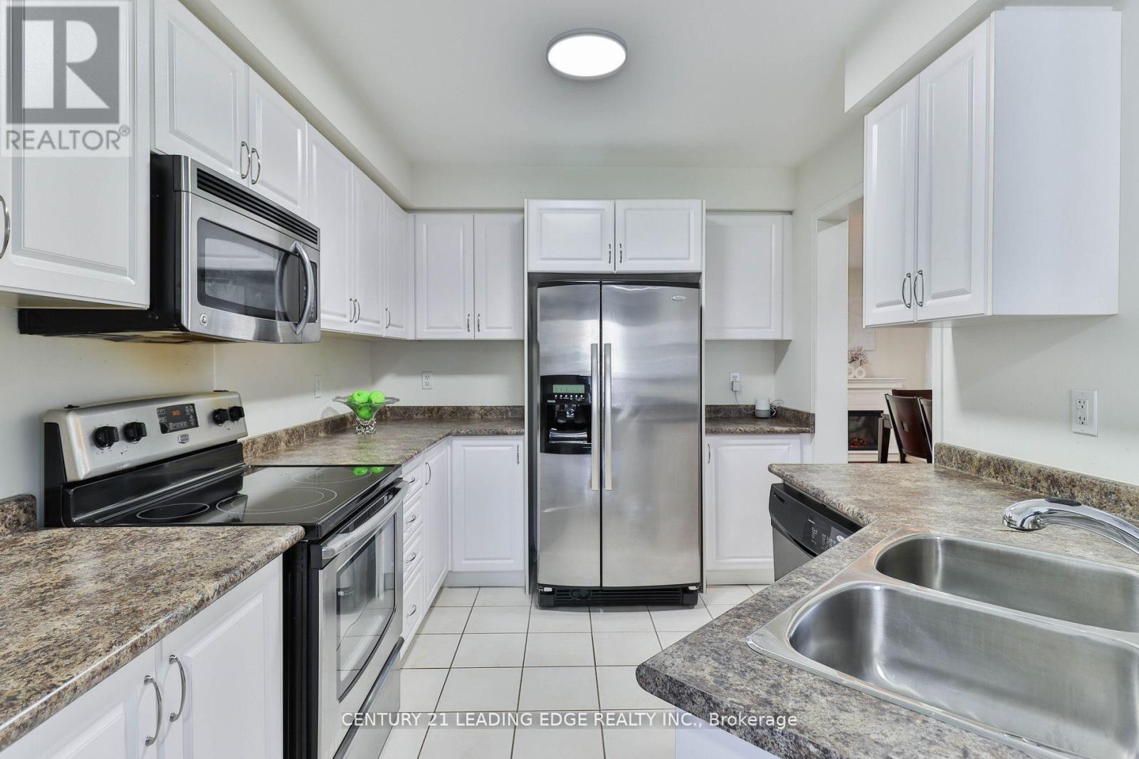 15 ROBERTDALE COURT - 8