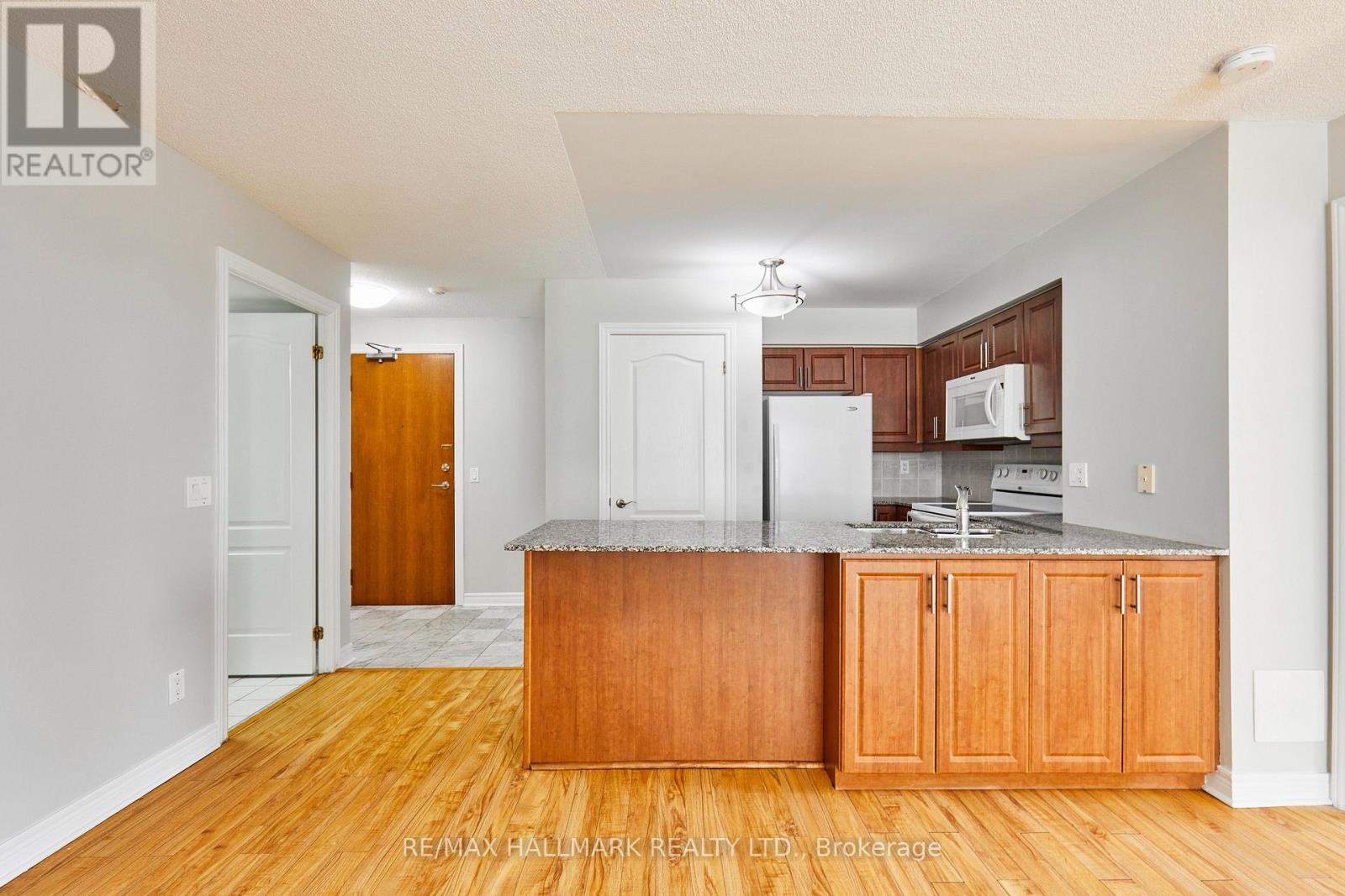 #307 60 DISERA DRIVE - Image 16
