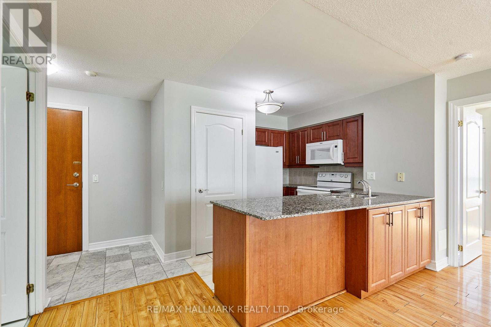 #307 60 DISERA DRIVE - Image 18