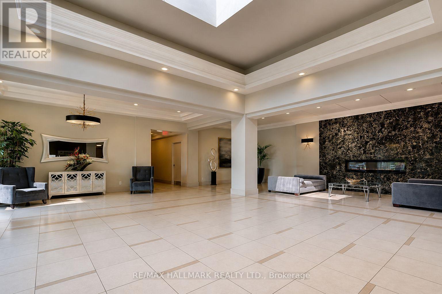#307 60 DISERA DRIVE - Image 32