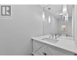 Living room - 51 Greenfield Drive, Toronto, ON M9B1H2 Photo 6