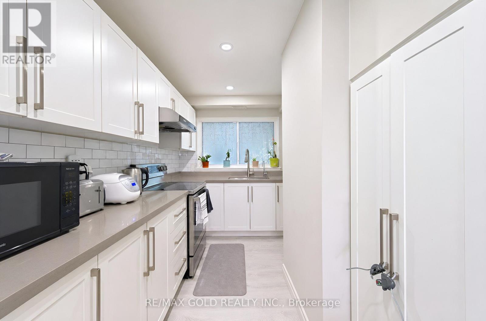 #87 180 MISSISSAUGA VALLEY BOULEVARD - 13