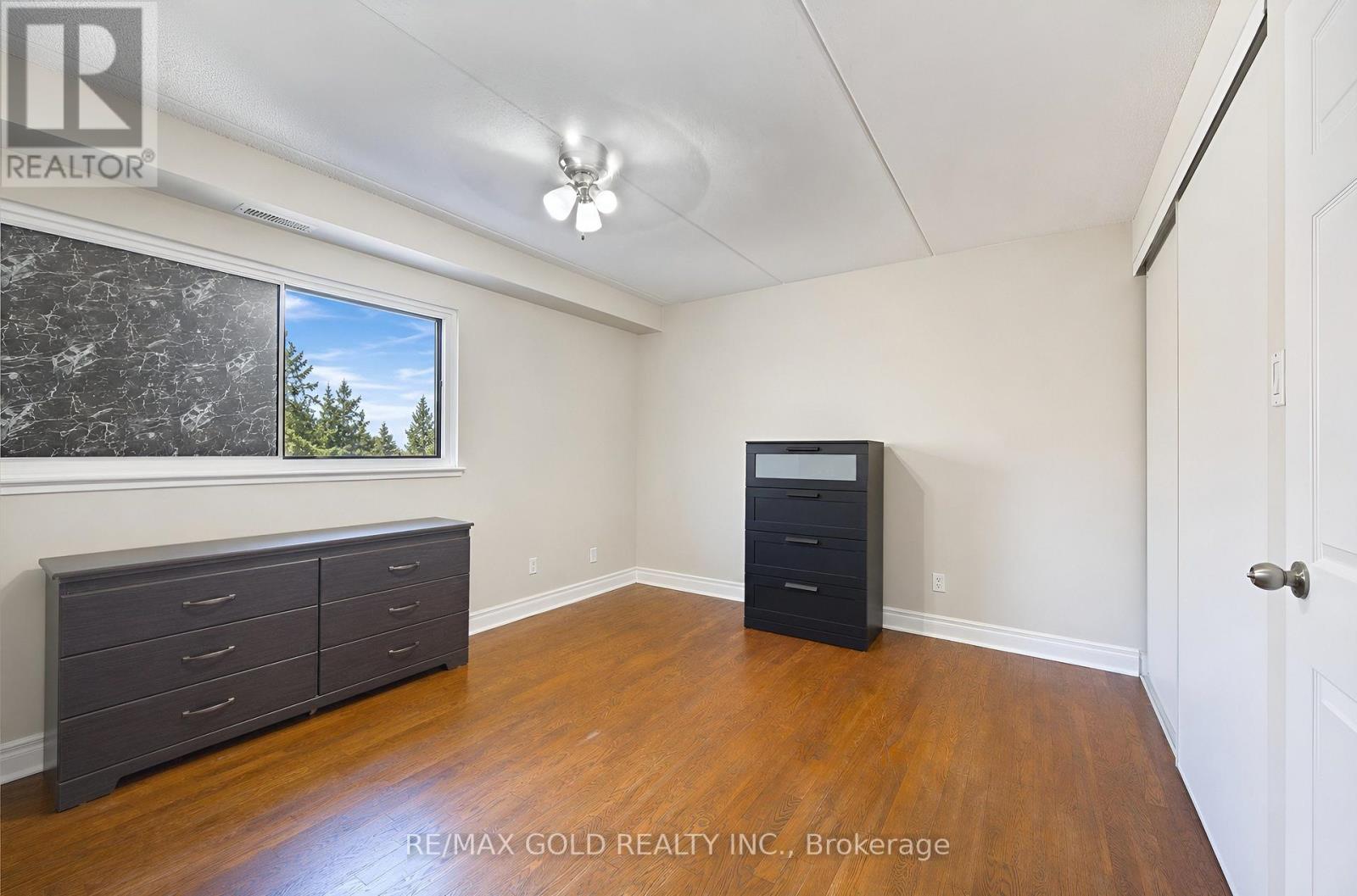 #87 180 MISSISSAUGA VALLEY BOULEVARD - 17