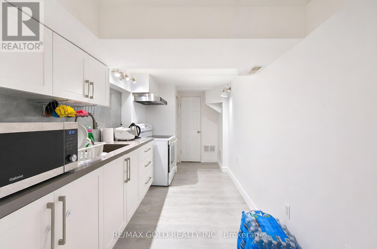 #87 180 MISSISSAUGA VALLEY BOULEVARD - 30