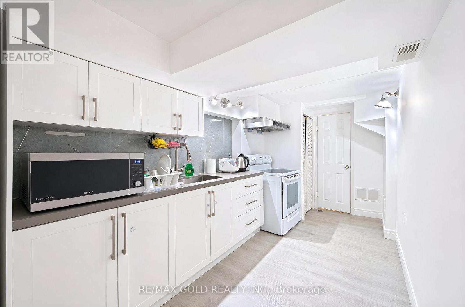 #87 180 MISSISSAUGA VALLEY BOULEVARD - 31