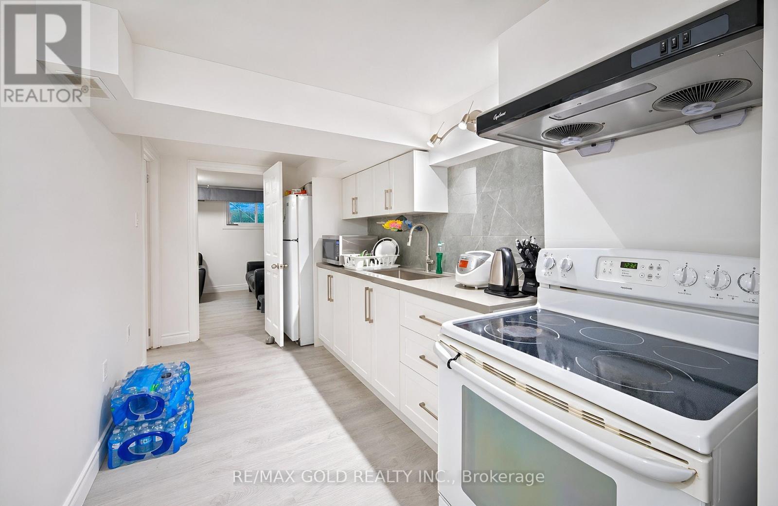 #87 180 MISSISSAUGA VALLEY BOULEVARD - 32