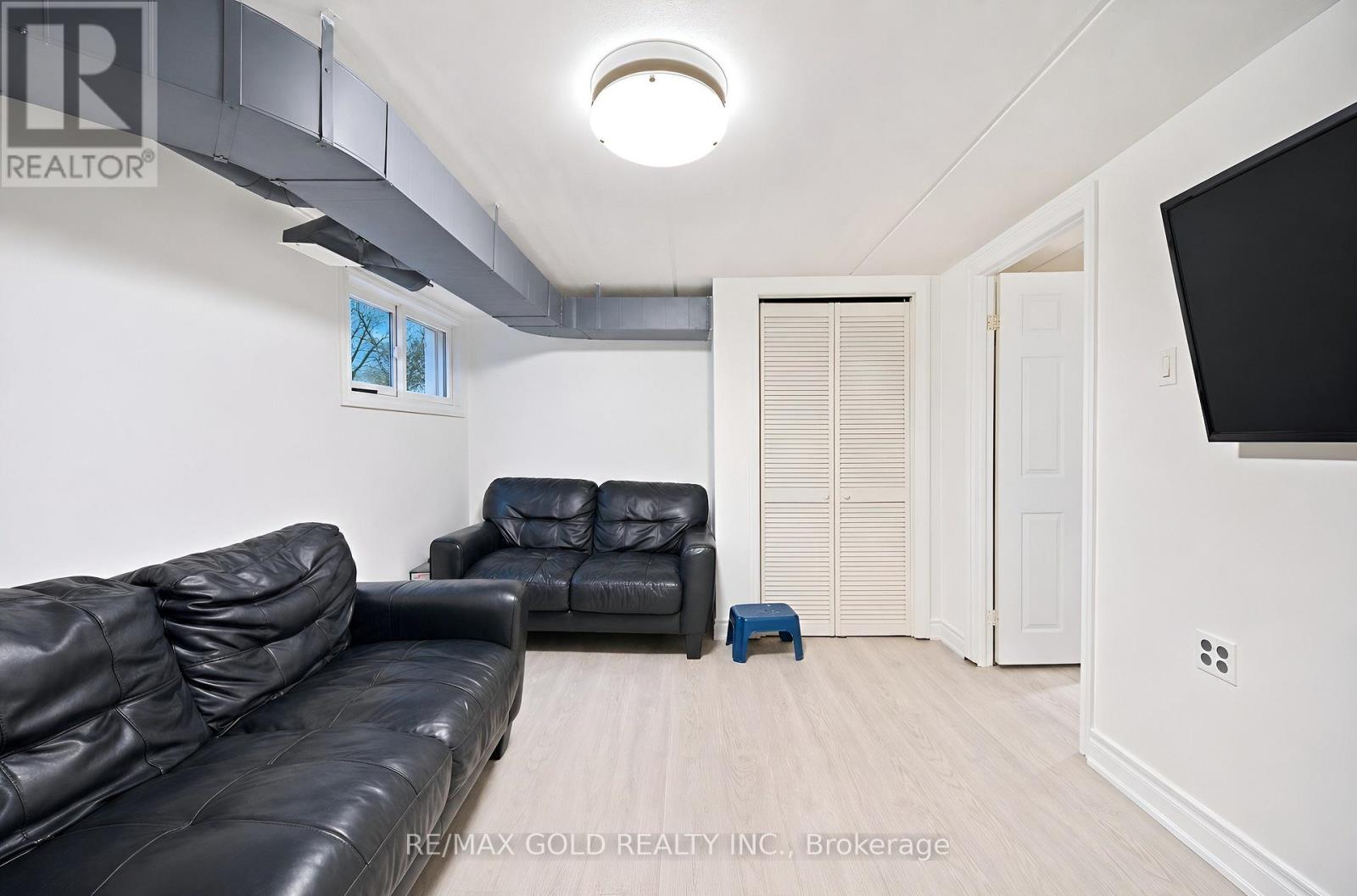 #87 180 MISSISSAUGA VALLEY BOULEVARD - 34