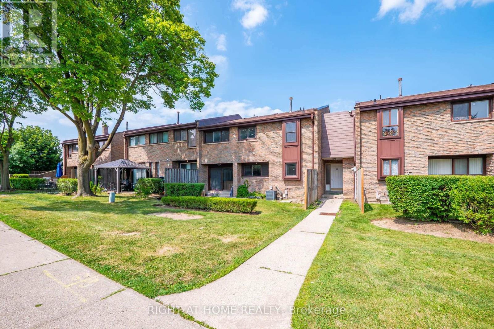 #5 2605 WOODCHESTER DRIVE - 2