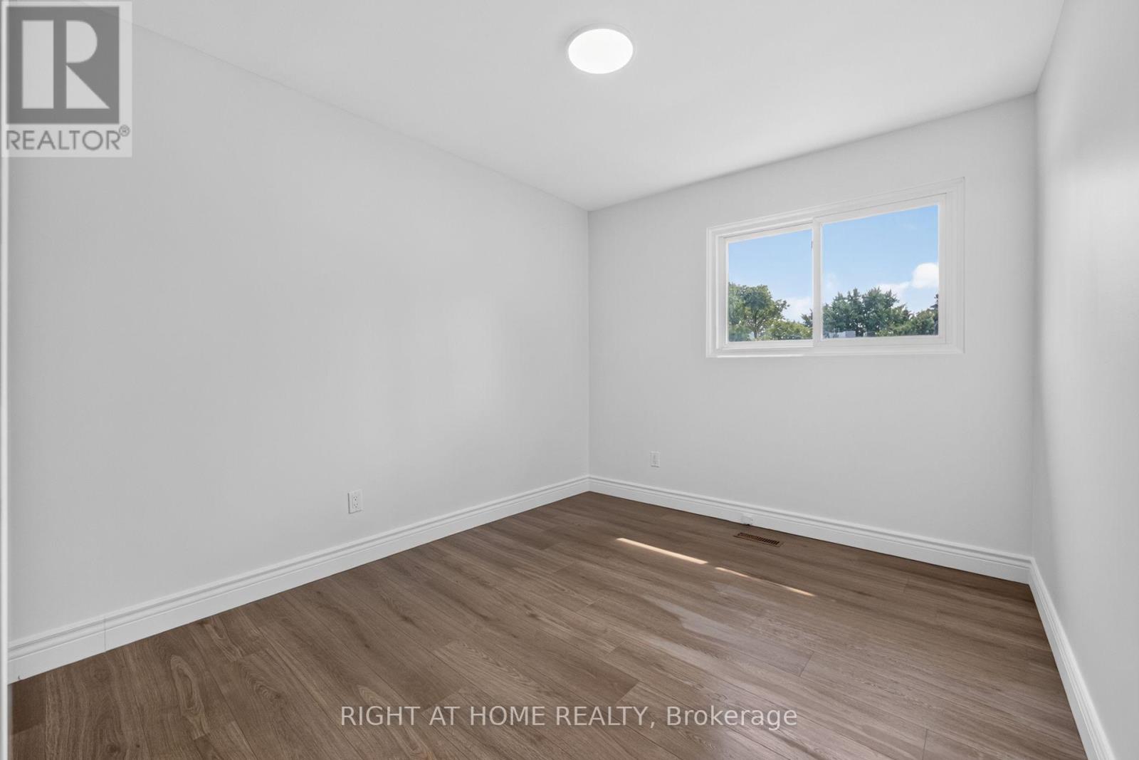 #5 2605 WOODCHESTER DRIVE - 21