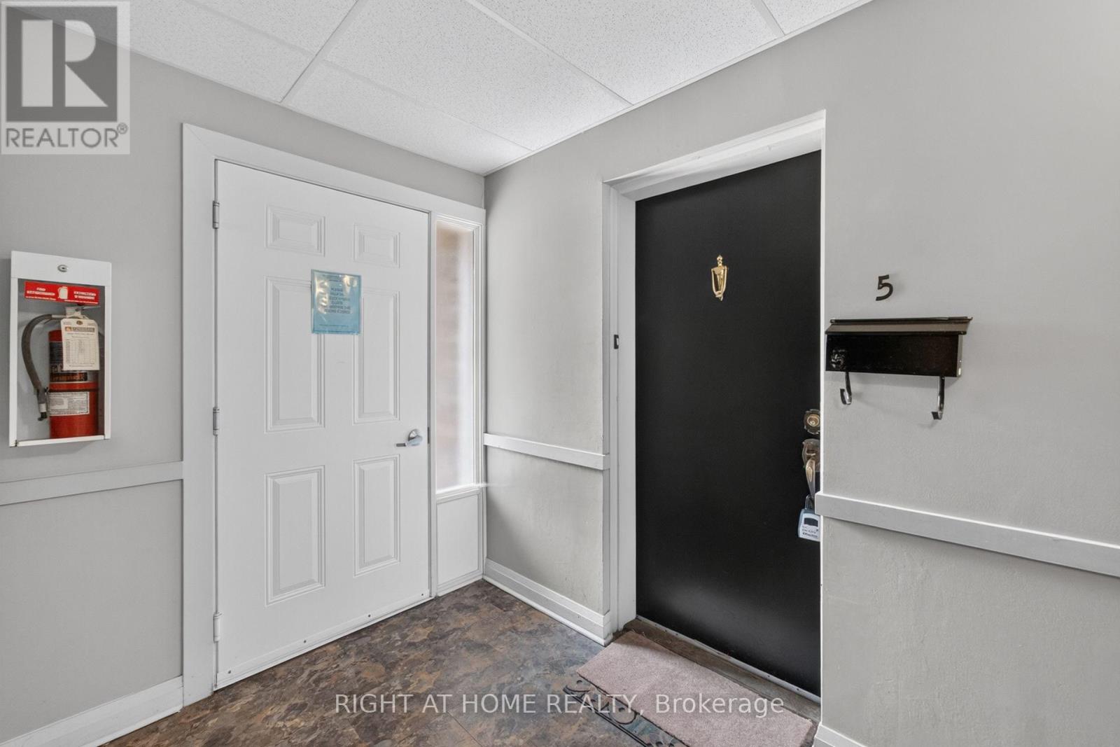 #5 2605 WOODCHESTER DRIVE - 5