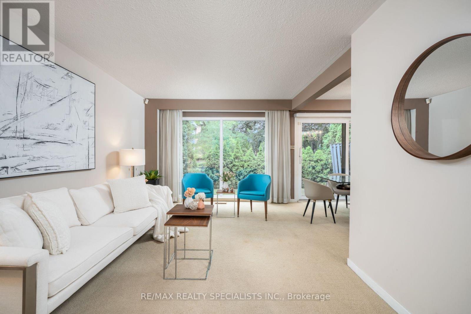#75 20 MINEOLA ROAD E - 5