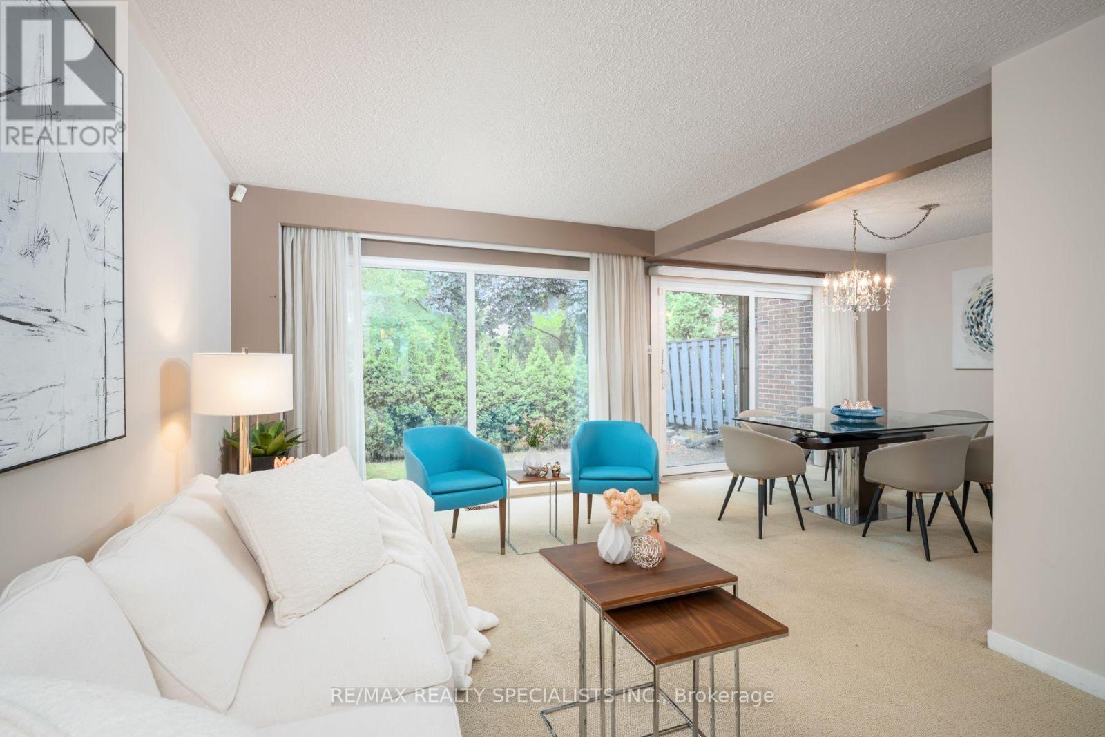 #75 20 MINEOLA ROAD E - 7