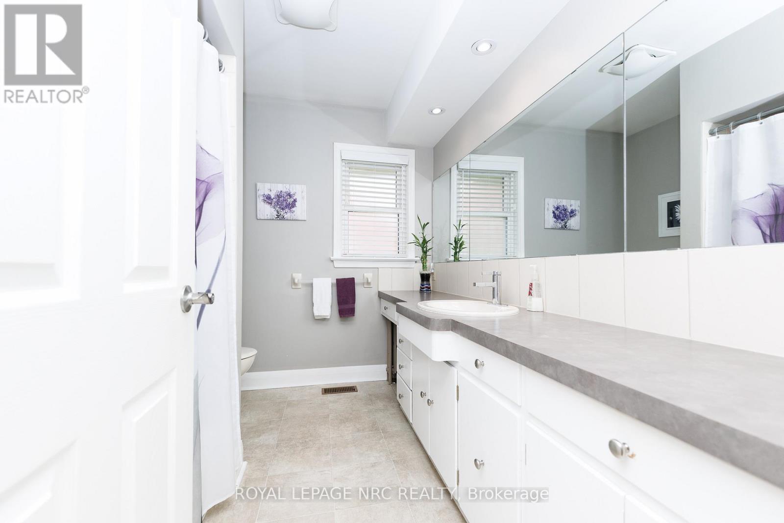 24 MUNRO STREET - 24