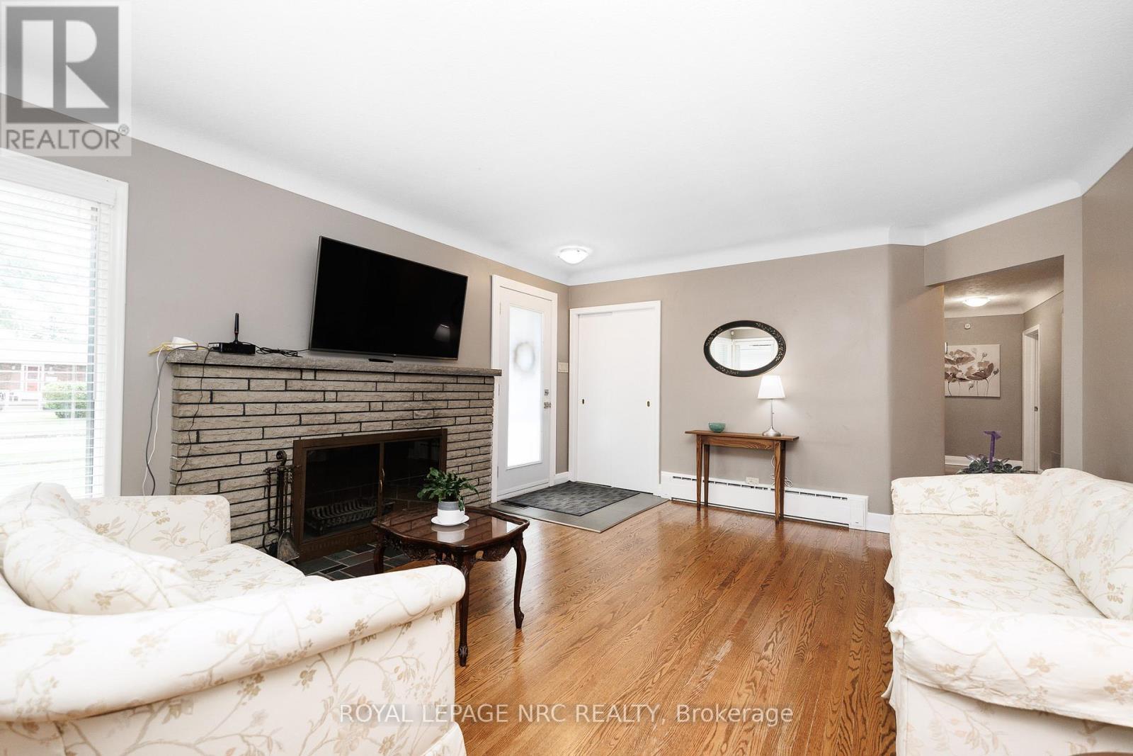 24 MUNRO STREET - 10