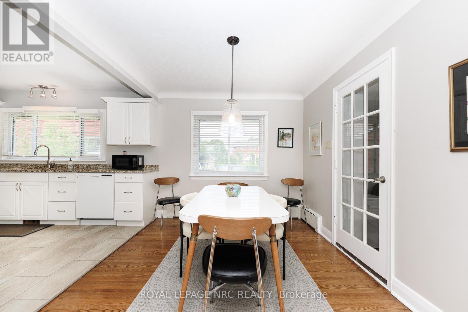 24 MUNRO STREET - 12