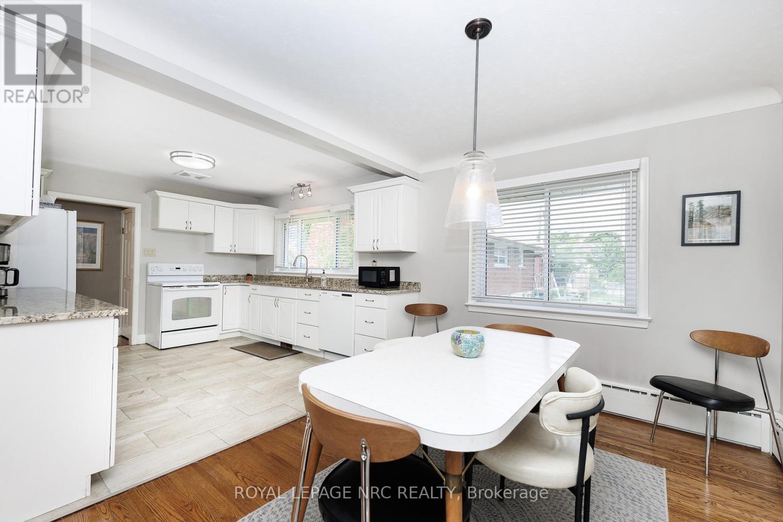 24 MUNRO STREET - 13