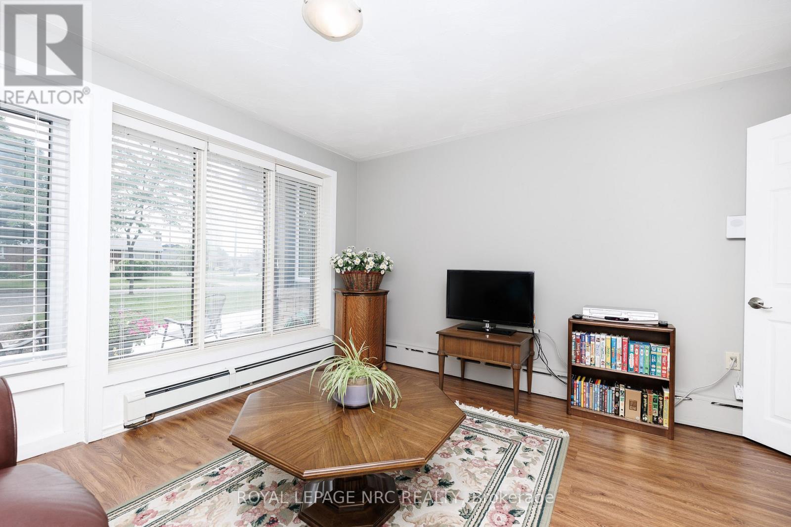 24 MUNRO STREET - 25