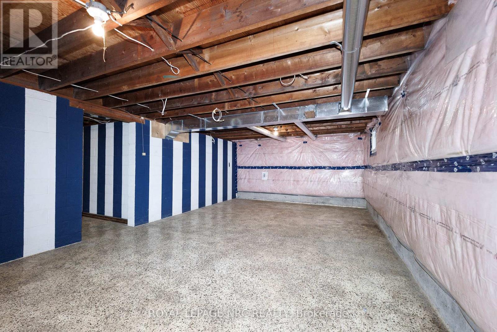 24 MUNRO STREET - 32