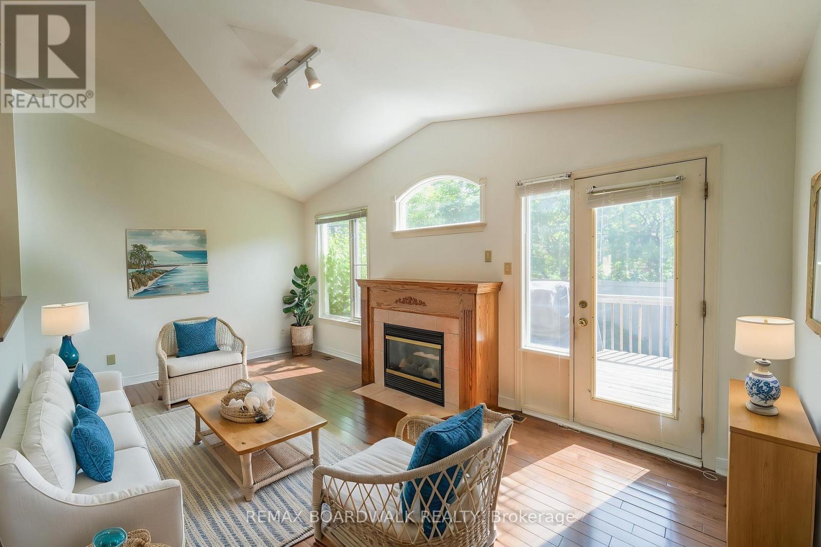3 COULSON COURT - 15