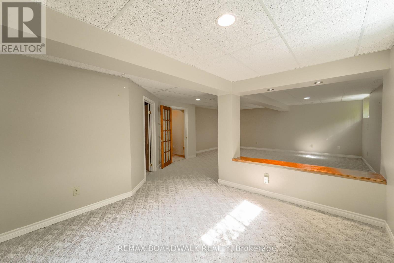 3 COULSON COURT - 33