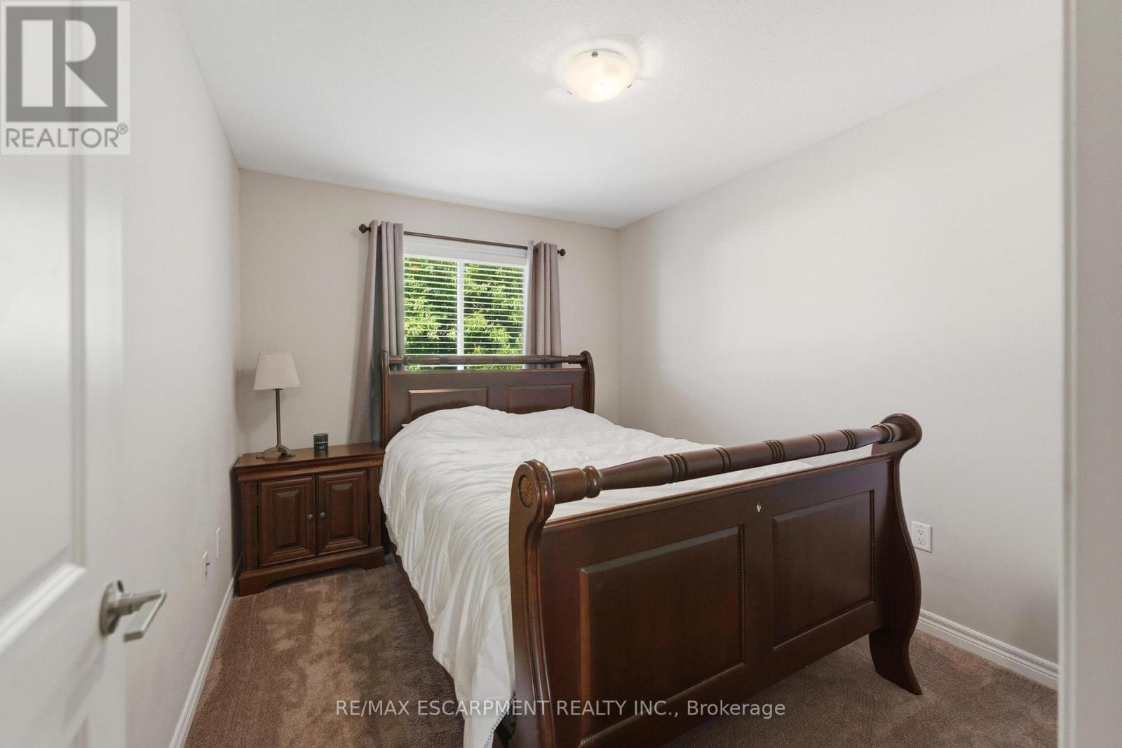 #34 6 CHESTNUT DRIVE - 15