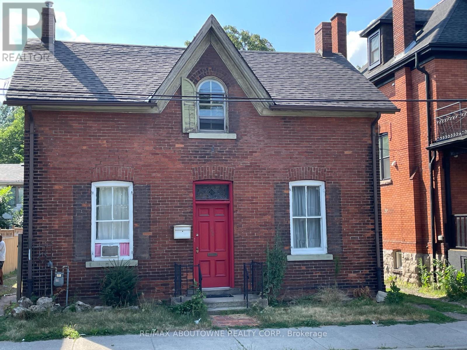 70 WELLINGTON STREET S - 1