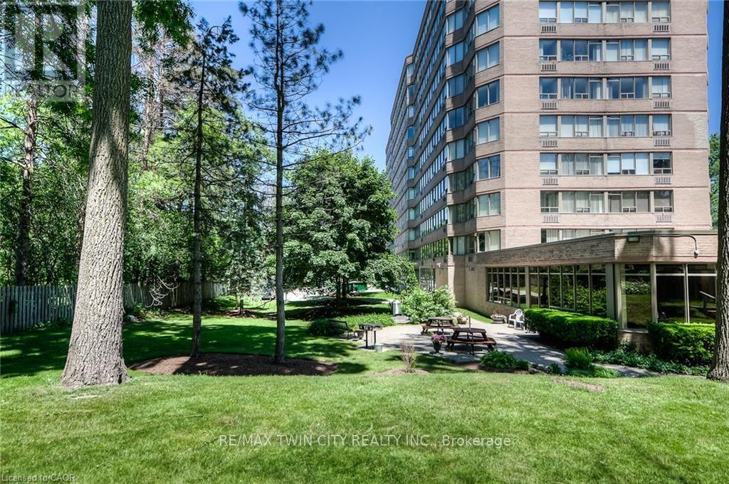 #409 3227 KING STREET E - 28