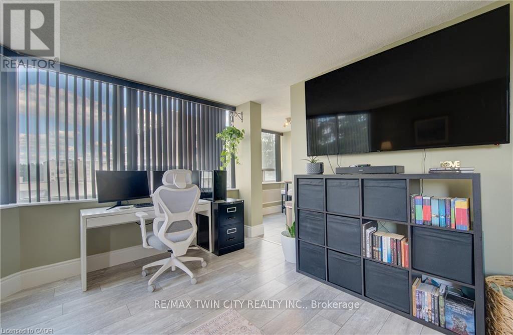 #409 3227 KING STREET E - 5