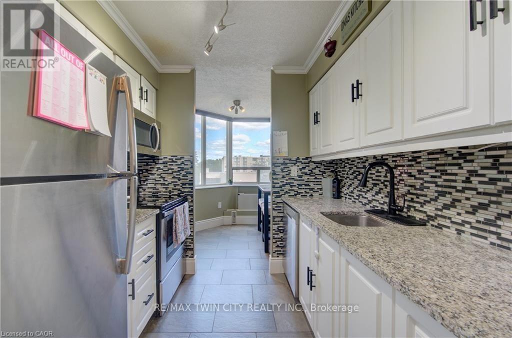 #409 3227 KING STREET E - 9