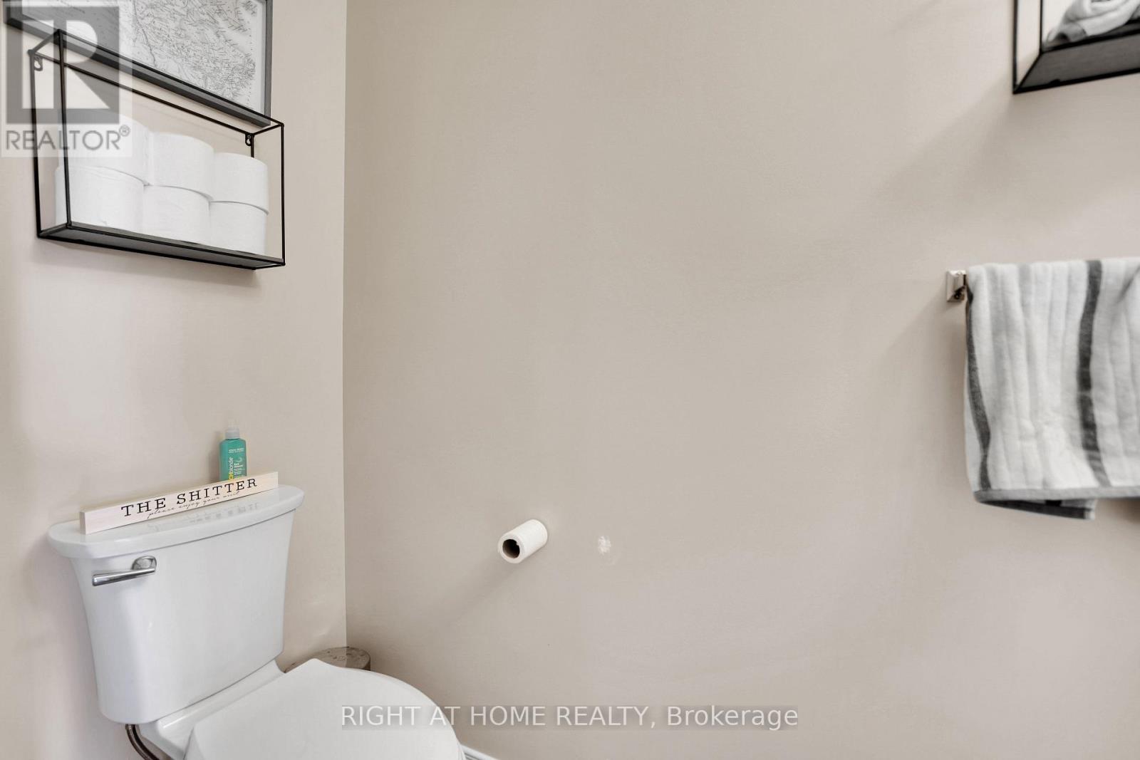 60 FEATHERSTONE STREET - Image 12