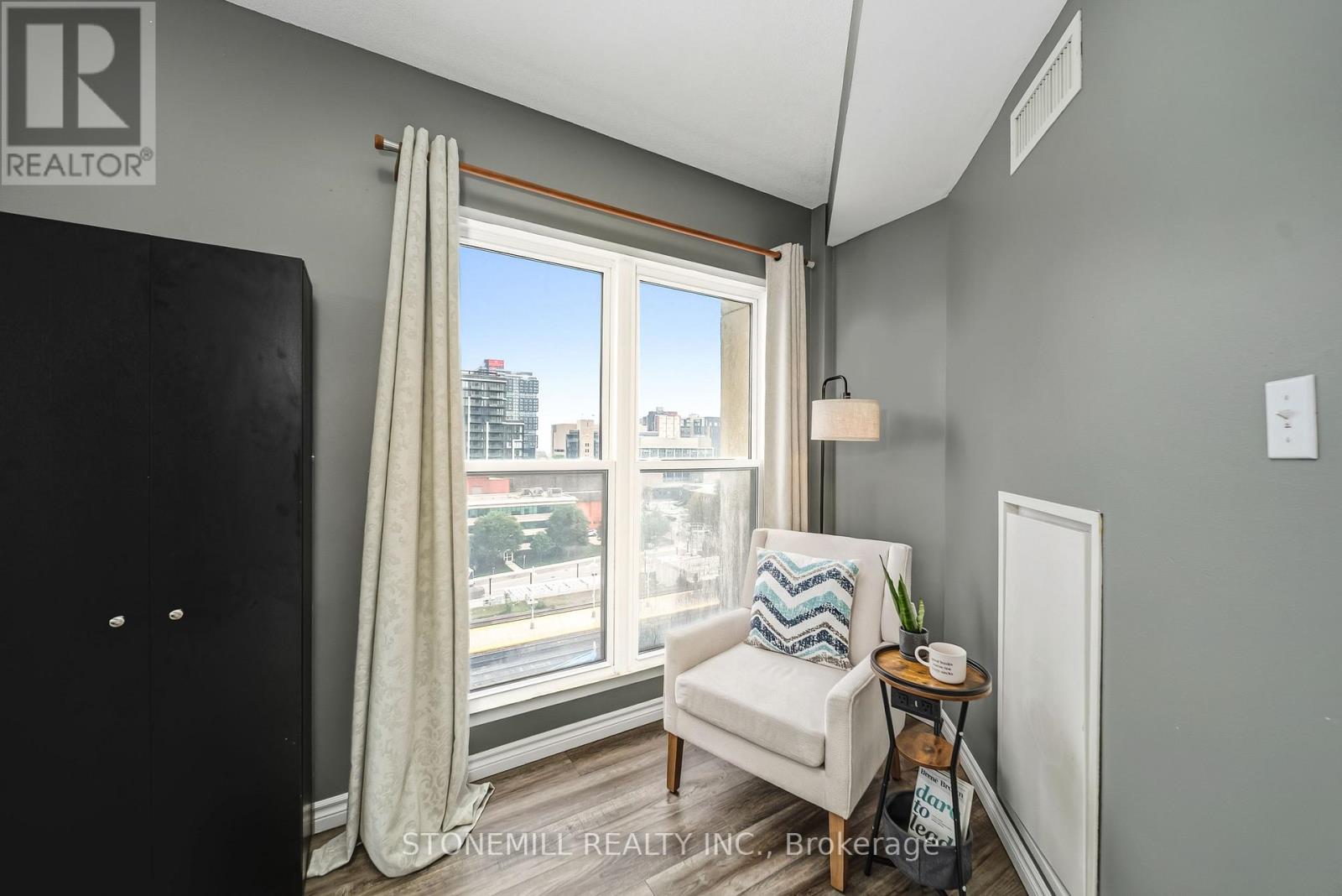 #701 135 JAMES STREET S - 12